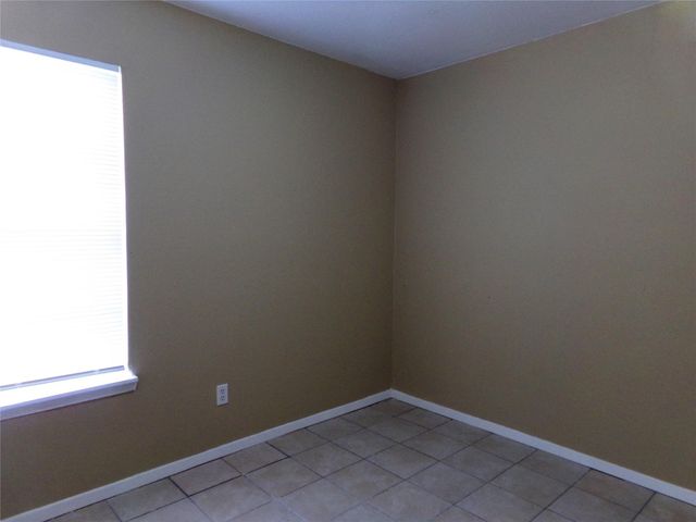 519 Lenora DR A, Taylor, TX 76574