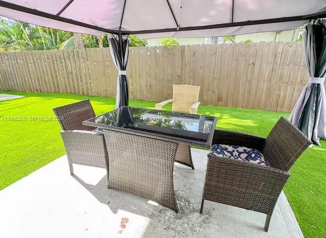 650 NE 15TH ST, Fort Lauderdale, FL 33304