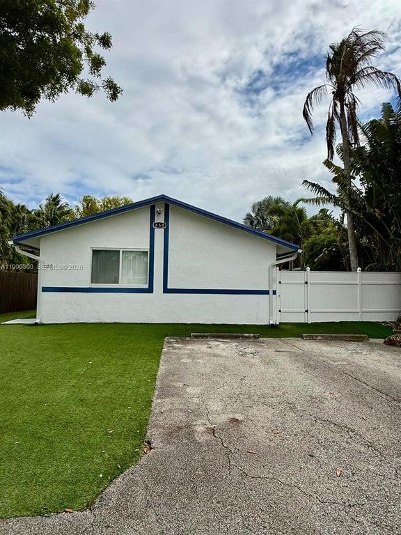 650 NE 15TH ST, Fort Lauderdale, FL 33304
