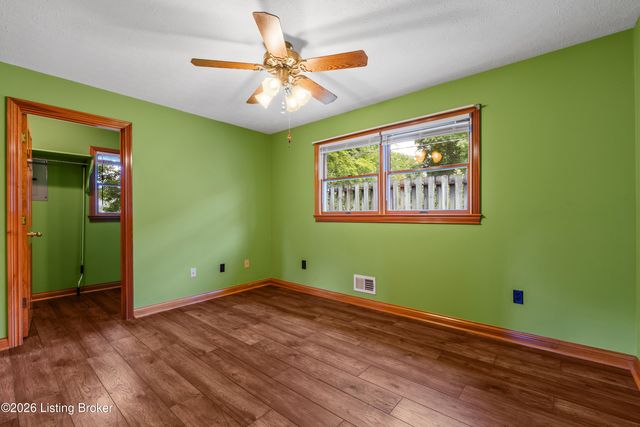 4814 S 4th St, Louisville, KY 40214