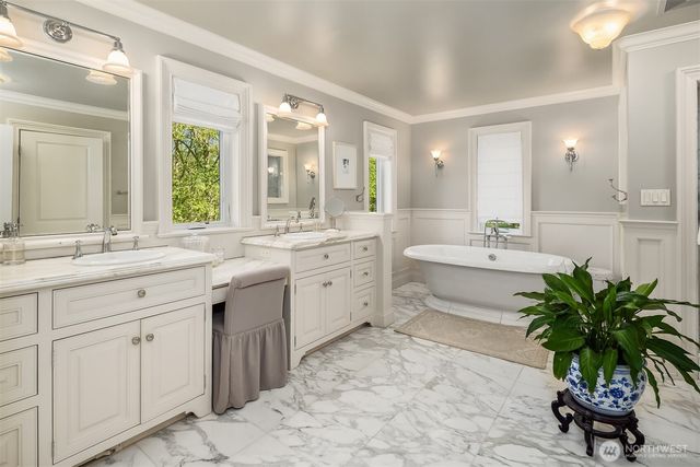 13364 Bridgestone Court NE, Bainbridge Island, WA 98110