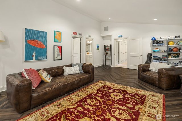 13364 Bridgestone Court NE, Bainbridge Island, WA 98110