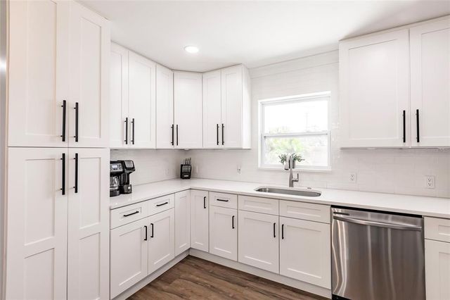 6009 LORDS AVENUE, Sarasota, FL 34231