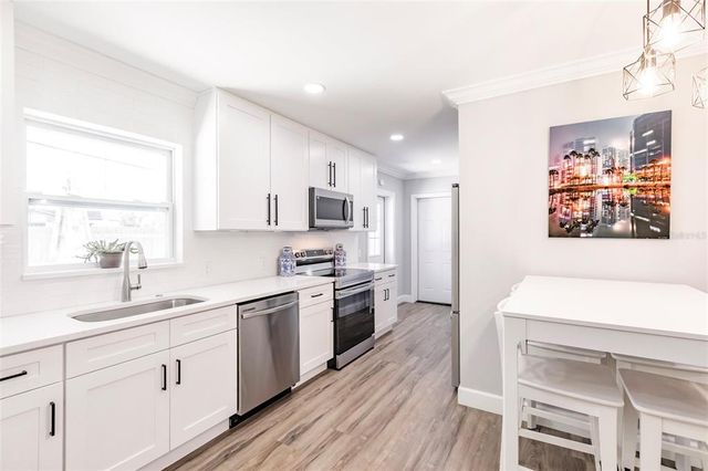 6009 LORDS AVENUE, Sarasota, FL 34231