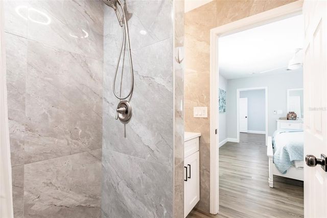 6009 LORDS AVENUE, Sarasota, FL 34231