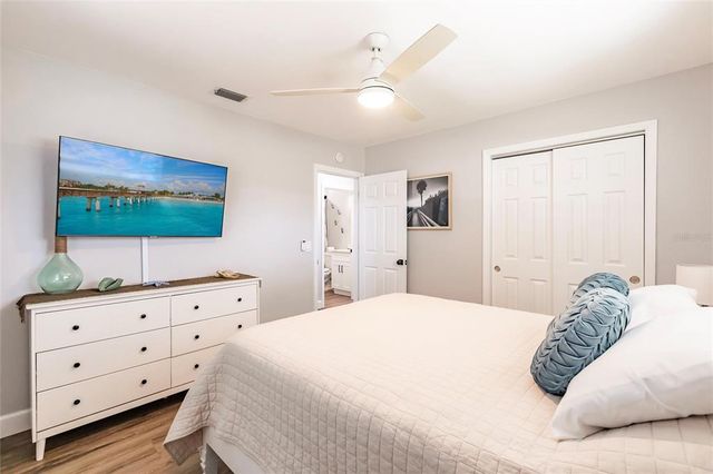 6009 LORDS AVENUE, Sarasota, FL 34231