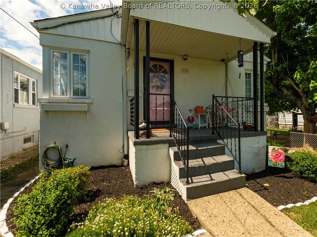 339 17th Street, Dunbar, WV 25064