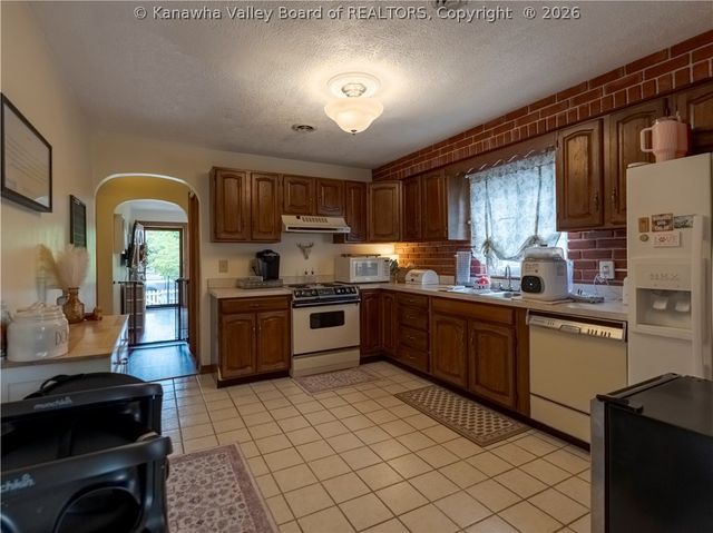 339 17th Street, Dunbar, WV 25064