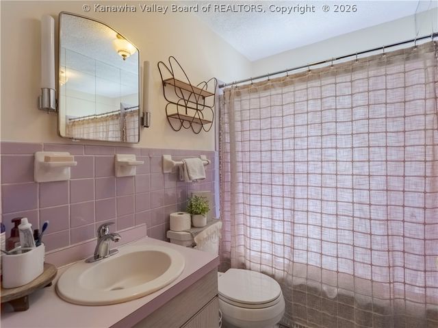 339 17th Street, Dunbar, WV 25064