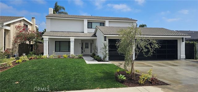 8711 Larkport Drive, Huntington Beach, CA 92646