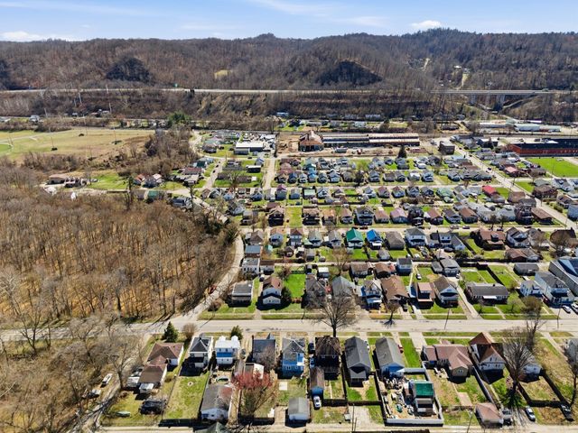 2922 Piedmont Road, Huntington, WV 25704