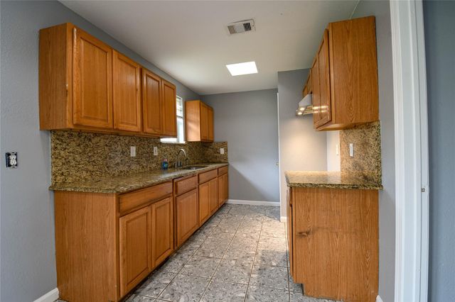 727 Dell Dale Street, Channelview, TX 77530