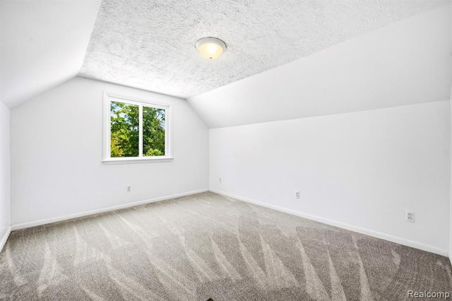 4166 Grayton Drive, Waterford, MI 48328