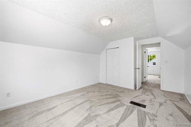 4166 Grayton Drive, Waterford, MI 48328