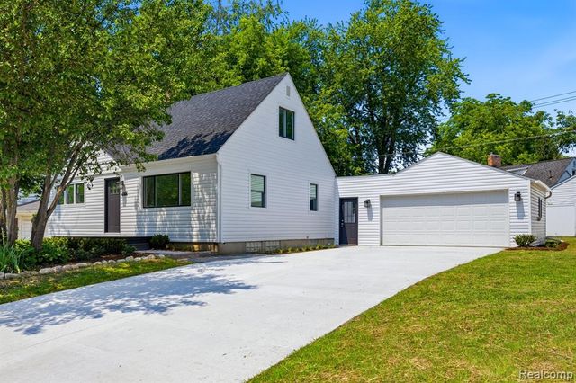 4166 Grayton Drive, Waterford, MI 48328