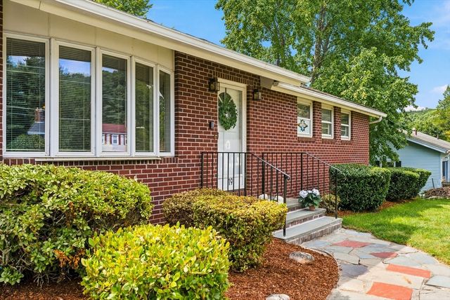 19 Champlain Dr, Hudson, MA 01749
