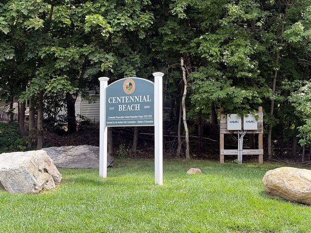 19 Champlain Dr, Hudson, MA 01749