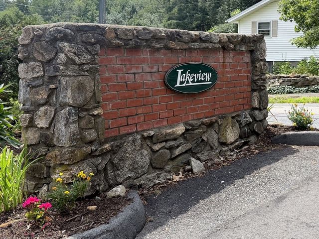 19 Champlain Dr, Hudson, MA 01749