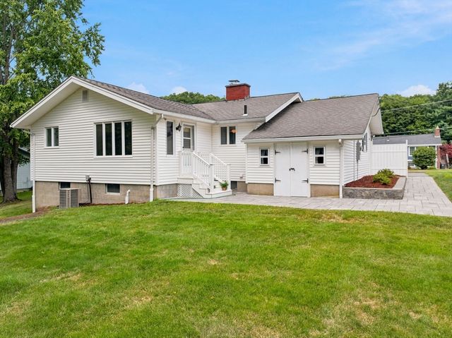 19 Champlain Dr, Hudson, MA 01749