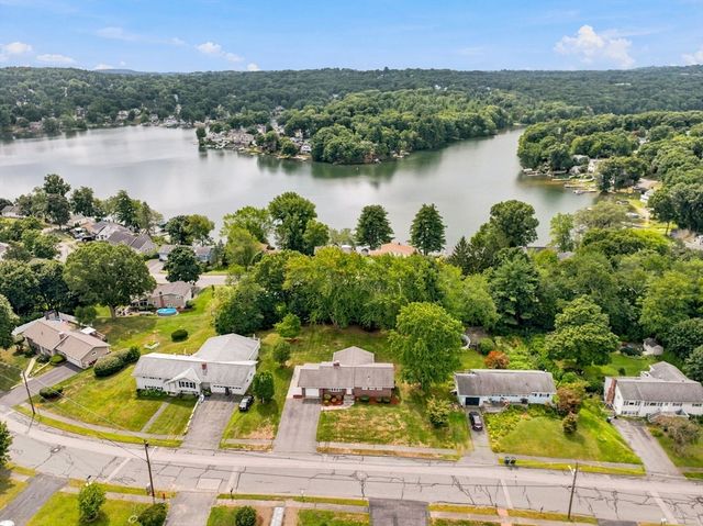 19 Champlain Dr, Hudson, MA 01749