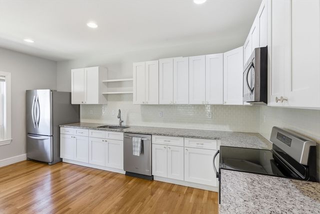 94 Summit 2, Clinton, MA 01510