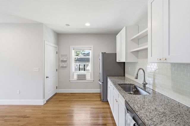 94 Summit 2, Clinton, MA 01510