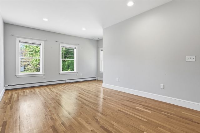 94 Summit 2, Clinton, MA 01510