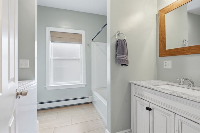 94 Summit 2, Clinton, MA 01510