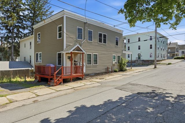94 Summit 2, Clinton, MA 01510