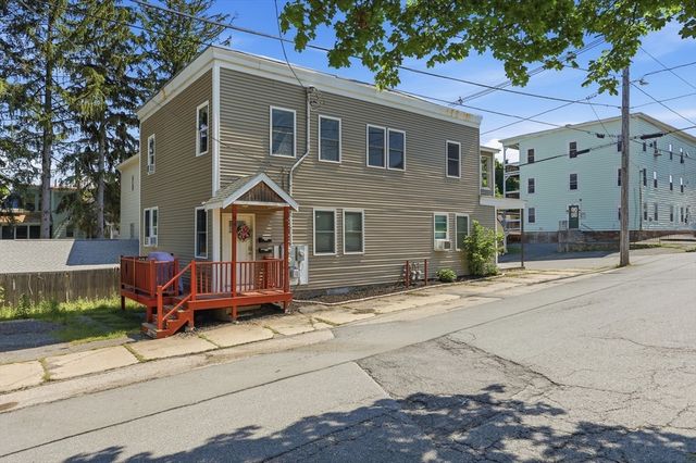 94 Summit 2, Clinton, MA 01510