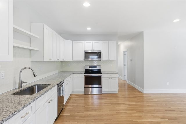 94 Summit 2, Clinton, MA 01510