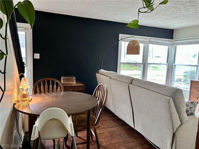 1210 Myrtle Avenue, Cuyahoga Falls, OH 44221