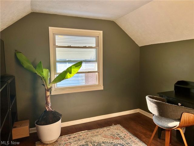 1210 Myrtle Avenue, Cuyahoga Falls, OH 44221