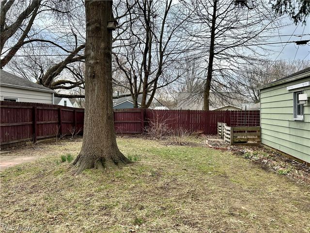 1210 Myrtle Avenue, Cuyahoga Falls, OH 44221