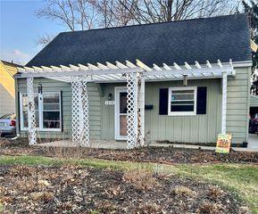 1210 Myrtle Avenue, Cuyahoga Falls, OH 44221