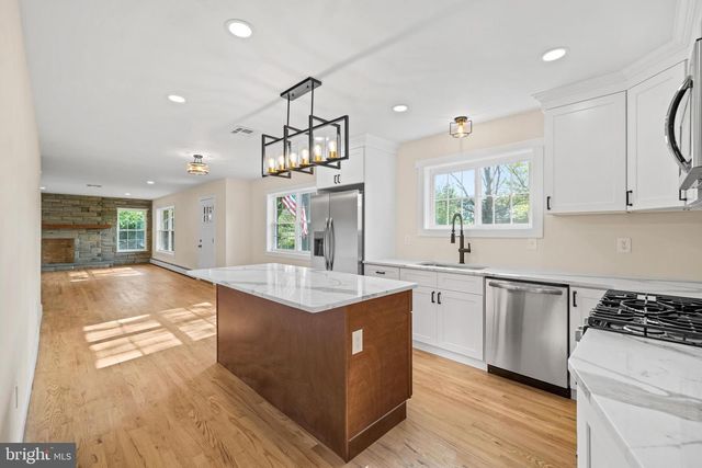 219 S SPRING ROAD, Vineland, NJ 08361