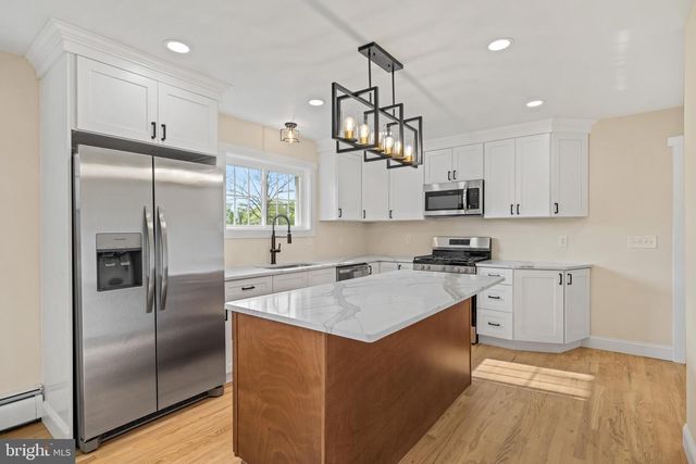 219 S SPRING ROAD, Vineland, NJ 08361