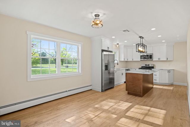 219 S SPRING ROAD, Vineland, NJ 08361