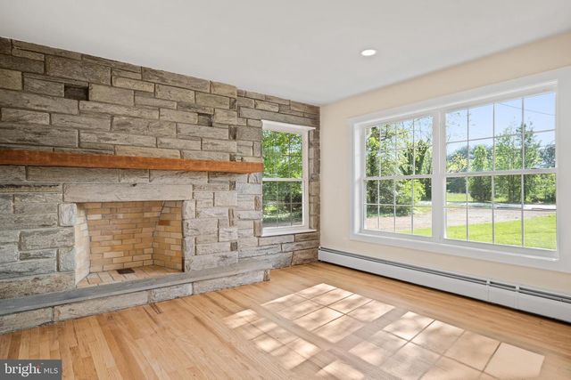 219 S SPRING ROAD, Vineland, NJ 08361