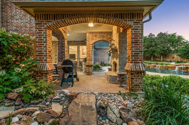 324 Oak Pointe Lane, Southlake, TX 76092