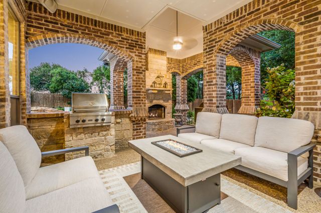 324 Oak Pointe Lane, Southlake, TX 76092