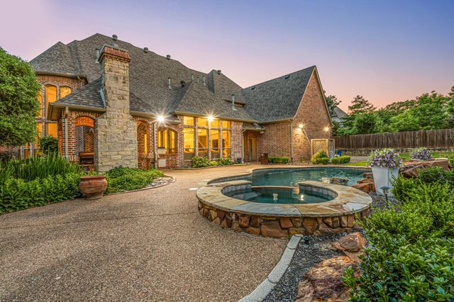 324 Oak Pointe Lane, Southlake, TX 76092
