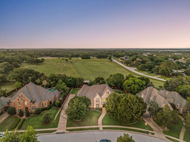324 Oak Pointe Lane, Southlake, TX 76092