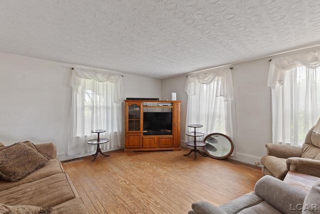 8720 Sharon Hollow Road, Manchester, MI 48158