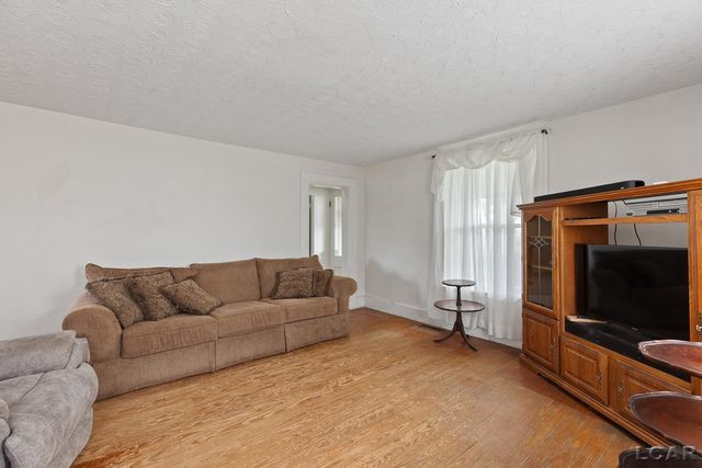 8720 Sharon Hollow Road, Manchester, MI 48158