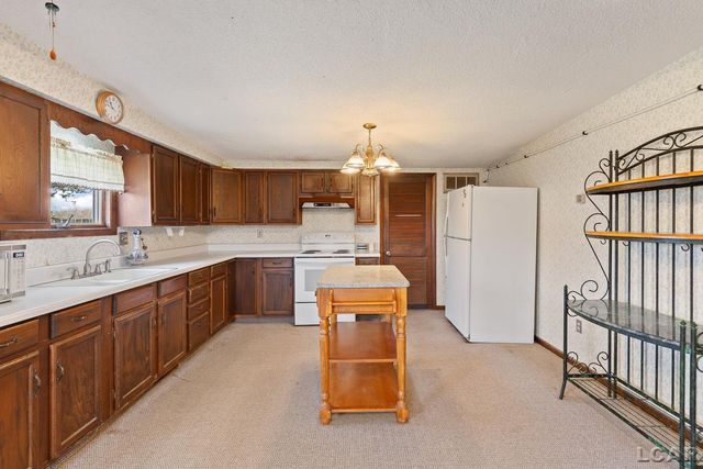 8720 Sharon Hollow Road, Manchester, MI 48158