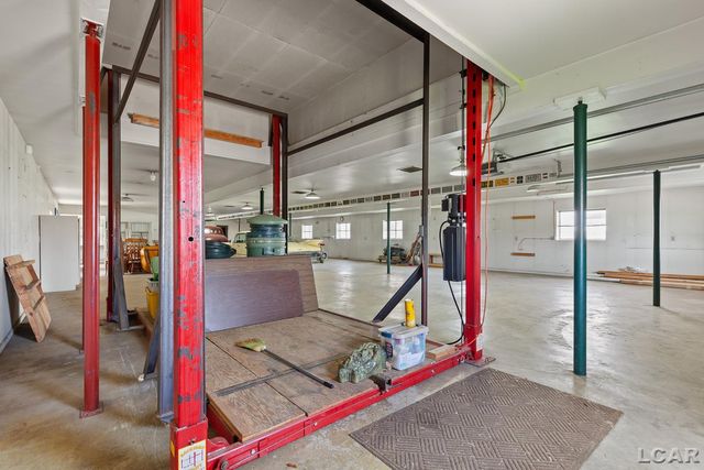 8720 Sharon Hollow Road, Manchester, MI 48158