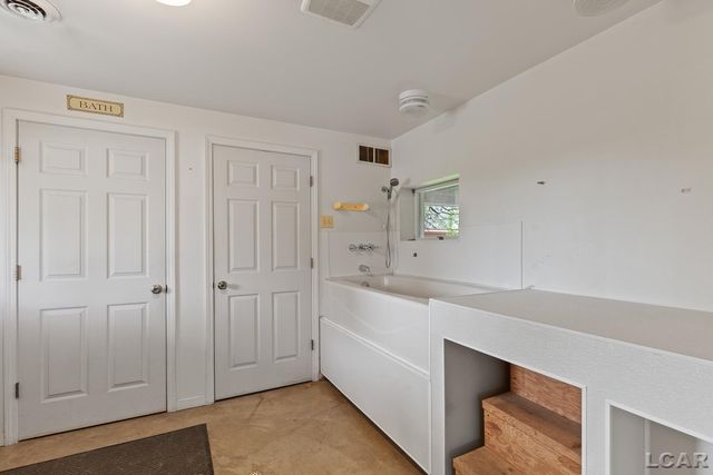 8720 Sharon Hollow Road, Manchester, MI 48158