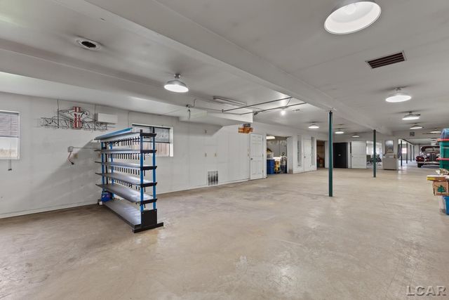 8720 Sharon Hollow Road, Manchester, MI 48158