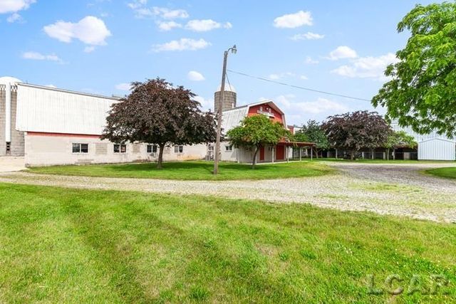 8720 Sharon Hollow Road, Manchester, MI 48158